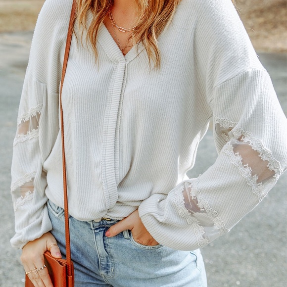 White Floral Embroidered Shirred Sleeve Elegant Shirt - Picture 7 of 7